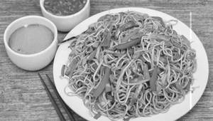 Veg Chilli Garlic Hakka Noodles