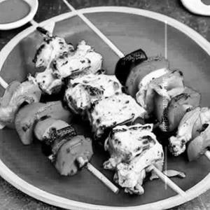 Chicken Cheese Makhan Malai Tikka 