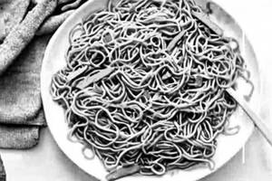 Egg chilli garlic noodle 