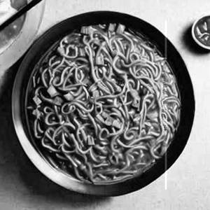 Egg schezwan gravy noodle
