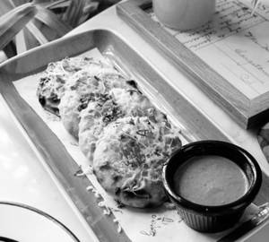 Truffle Cheese Chilly Naan Bombs