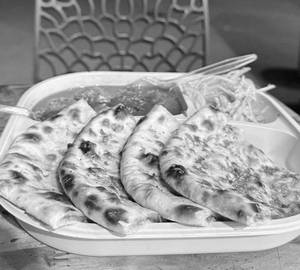 Keema Naan [With Gravy]