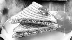 Masala Omelette Sandwich