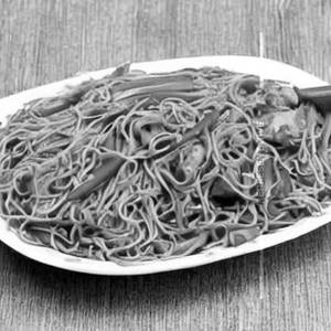 Chicken Hakka Chowmein (Gravy)