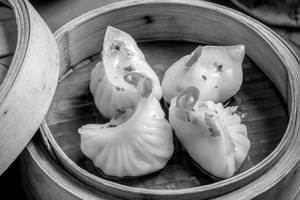 Butter Garlic Prawn Dim Sum (4 Pieces)