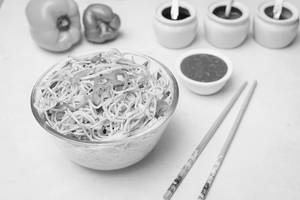 Veg Hakka Noodle