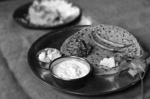 MAKAI LASAN CHEESE DA PARATHA