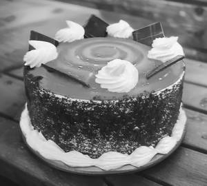 Choco Strawberry Cake [500 Grams]