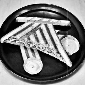 Mama's Special Aloo Sandwich