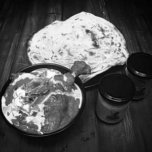 Kadai Chicken (2pcs) + Butter Naan (1pc)