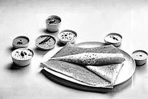 Green Peas Cheese Dosa