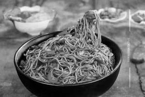 Schezwan Mushroom Veg Noodles 