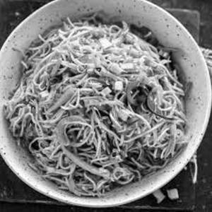 Veg Noodles Schezwan
