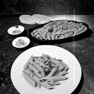 Arrabbiata Veg Penne Pasta + Garlic Bread