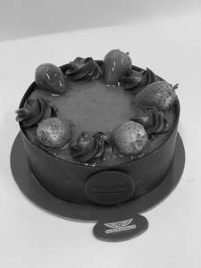Strawberry Chocolate Cake [500 GM]
