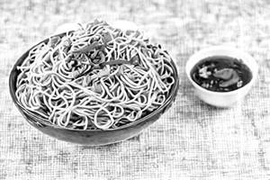 Mushroom Hakka Noodles