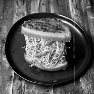 Chicken Noodles Grilled Sandwich