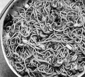 Schezwan Mushroom Fried Noodles