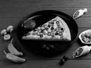 Spicy Blast Giant Slice (20.5 Cm, Serves 1)
