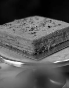 Hive Pistachio Cake 500 Gm