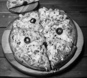 Paneer Chingari Pizza