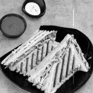 Peri Peri Masala Maggi Sandwich