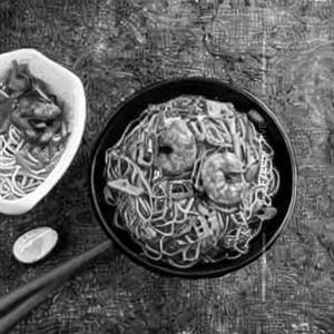 Prawns Chilli Garlic Special Hakka Noodles