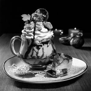 Plum Cake Hot Chocolate Fudge Sundae