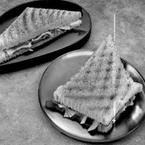 Cheese pasta sandwich