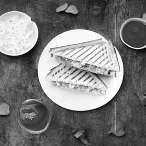 Veg. Aloo Matter Sandwich [Plain]