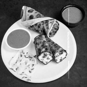 Crispy cheese paneer roll