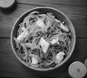 Egg hakka noodles