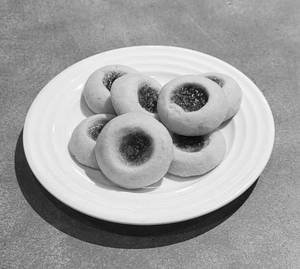 Almond Flour Cookie With Strawberry Jam