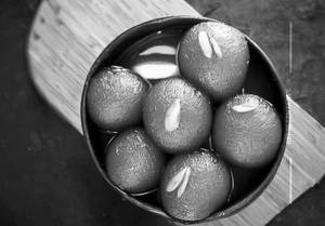 Khoya Gulabjamun