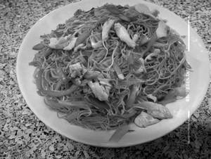 Chicken Singapore Noodles (Thin Rice Noodles)