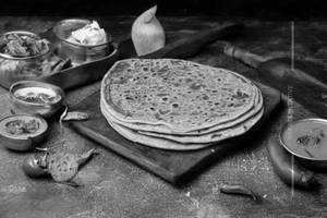 Green Mirch Parantha