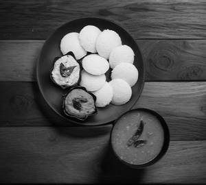 Idli (4 Pcs)