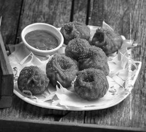 Veg fried momos