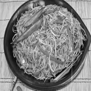 Egg Singapore Noodles  (Thin Rice Noodles)