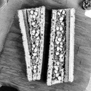 Palak corn sandwich