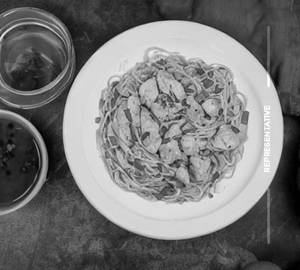 Garlic Egg Chicken Noodles