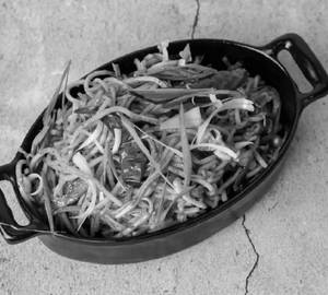 Chicken schezwan noodles