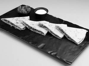 Schoug, Olive And Onion Manakeesh
