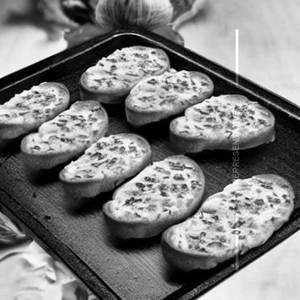 Supreme Garlic Bread