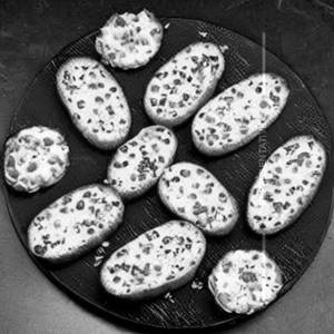 Achari cheese garlic bread