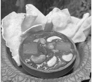 Aamsotto Khejurer Chutney And  Papad