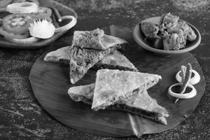 Chicken keema paratha