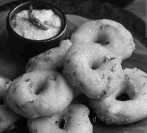 Sambhar vada [2 pieces]