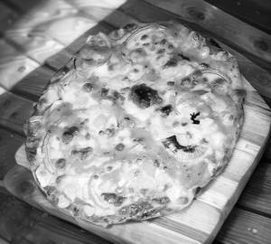 Onion Tomato Pizza