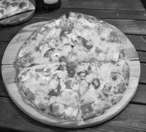Paneer peri peri pizza